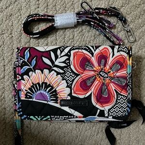 NEW Large Zip Around Vera Bradley Wristlet with RFID.